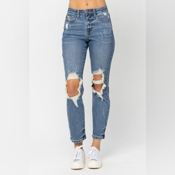 Judy Blue Women's High Waist Destroyed Knee Boyfriend Fit Jeans   -  Size: 5/27 - Picture 1 of 15